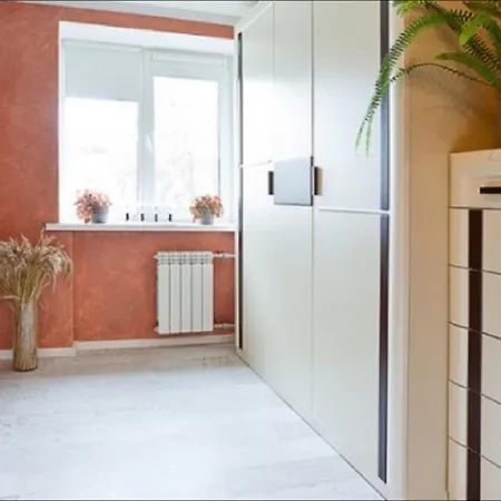 Kvartira U Metro Apartment *