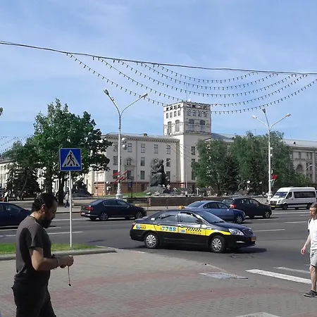 Kvartira U Metro Apartment